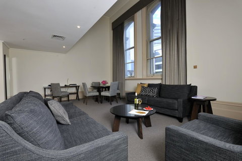 Grand Hotel Melbourne - Queensland Tourism 35