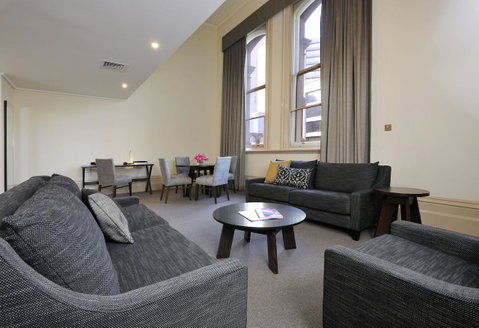Grand Hotel Melbourne - Queensland Tourism 17