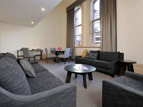 Grand Hotel Melbourne - Queensland Tourism 37