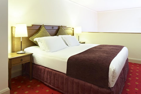 Grand Hotel Melbourne - Queensland Tourism 28