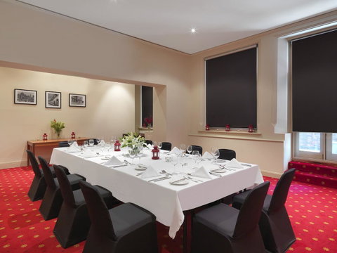 Grand Hotel Melbourne - Queensland Tourism 33