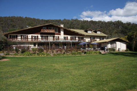 Bright Chalet - Queensland Tourism 0