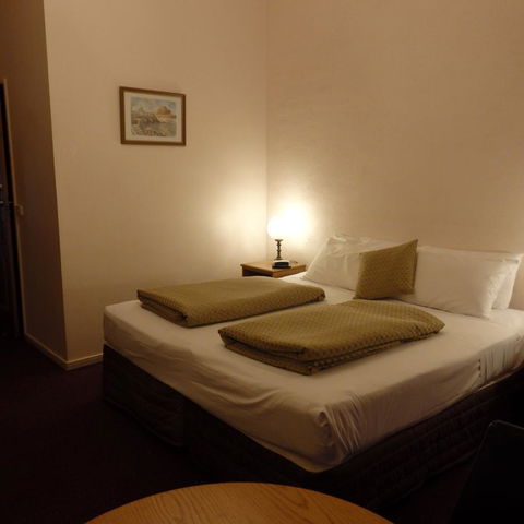Bright Chalet - Queensland Tourism 11