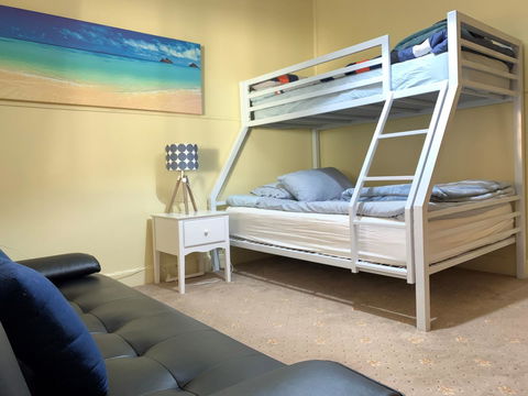 Nautique Beach House - QLD Tourism 9