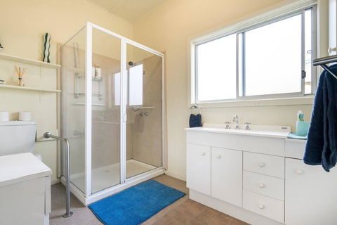 Nautique Beach House - QLD Tourism 14