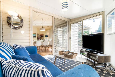 Nautique Beach House - QLD Tourism 11