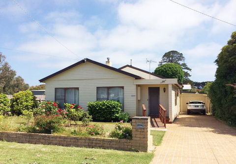 Nautique Beach House - QLD Tourism 21