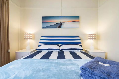 Nautique Beach House - QLD Tourism 6