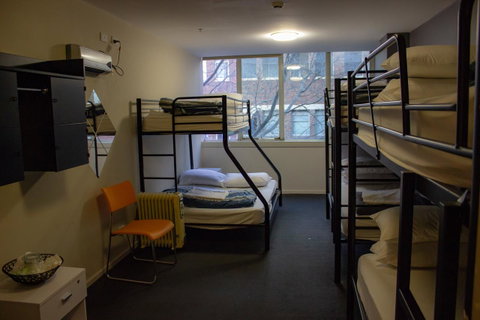 Nomads Melbourne Backpackers - Queensland Tourism 38