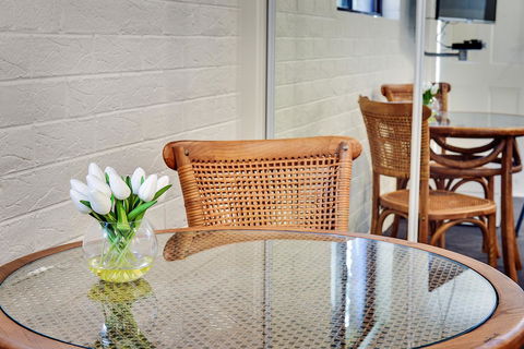 Allambi Holiday Apartments - Queensland Tourism 26