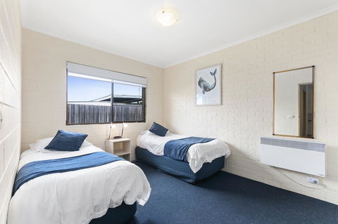 Allambi Holiday Apartments - Queensland Tourism 11