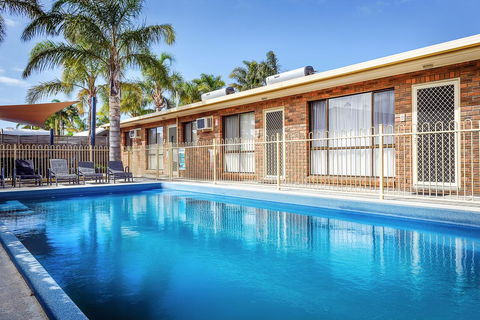Allambi Holiday Apartments - Queensland Tourism 14
