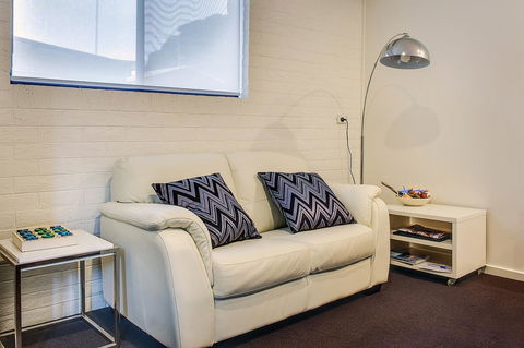 Allambi Holiday Apartments - Queensland Tourism 38