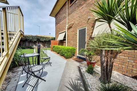 Allambi Holiday Apartments - Queensland Tourism 25
