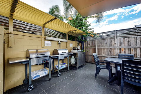 Allambi Holiday Apartments - Queensland Tourism 30