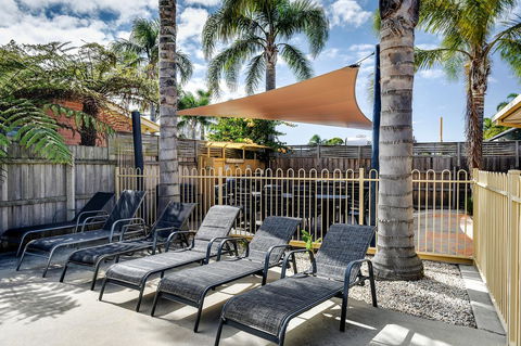 Allambi Holiday Apartments - Queensland Tourism 19