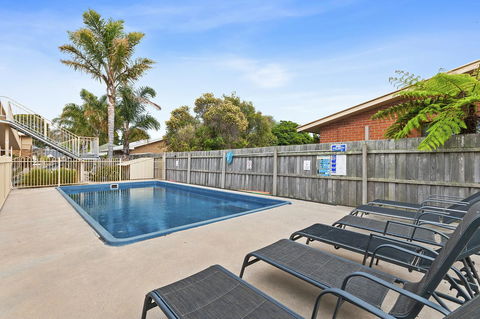 Allambi Holiday Apartments - Queensland Tourism 16