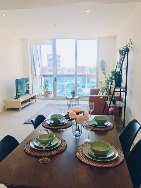 La Maison - Great View, Free Parking, Pool, Gym, Perfectly Located 2BR Apartment - Queensland Tourism 24