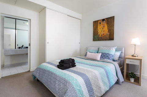 La Maison - Great View, Free Parking, Pool, Gym, Perfectly Located 2BR Apartment - Queensland Tourism 5