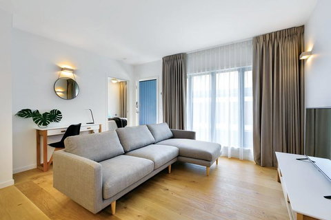 Lakes Edge Apartments - QLD Tourism 4