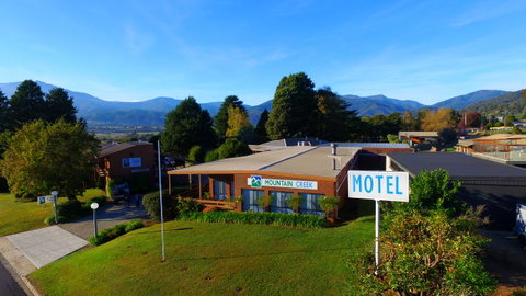 Mountain Creek Motel Bar & Restaurant - Queensland Tourism 0