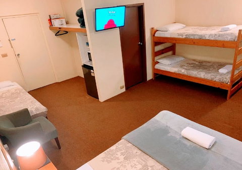 Mountain Creek Motel Bar & Restaurant - Queensland Tourism 6