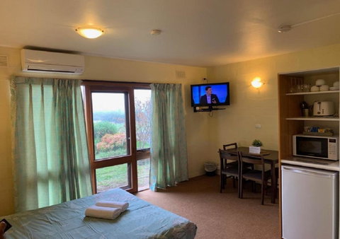 Mountain Creek Motel Bar & Restaurant - Queensland Tourism 35