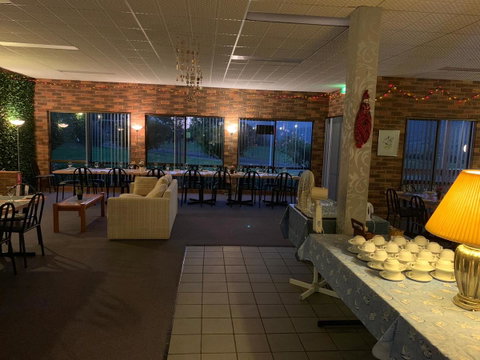 Mountain Creek Motel Bar & Restaurant - Queensland Tourism 12