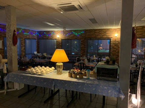 Mountain Creek Motel Bar & Restaurant - Queensland Tourism 19
