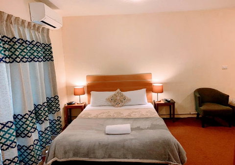 Mountain Creek Motel Bar & Restaurant - Queensland Tourism 2