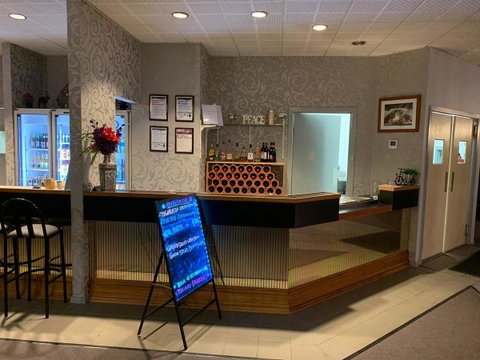 Mountain Creek Motel Bar & Restaurant - Queensland Tourism 16