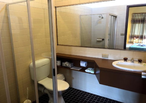 Mountain Creek Motel Bar & Restaurant - Queensland Tourism 9