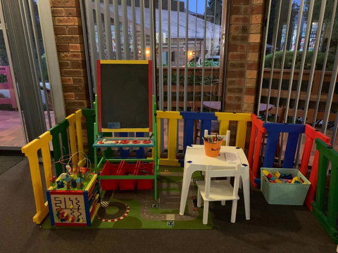 Mountain Creek Motel Bar & Restaurant - Queensland Tourism 11