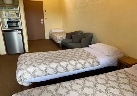Mountain Creek Motel Bar & Restaurant - Queensland Tourism 30