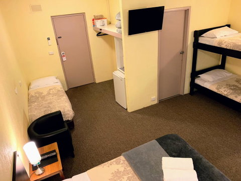Mountain Creek Motel Bar & Restaurant - Queensland Tourism 37