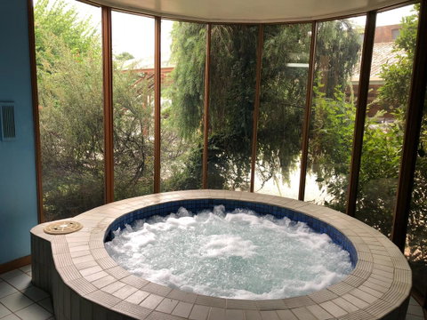 Mountain Creek Motel Bar & Restaurant - Queensland Tourism 42