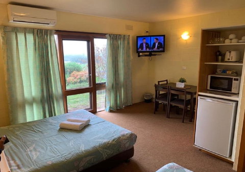 Mountain Creek Motel Bar & Restaurant - Queensland Tourism 33