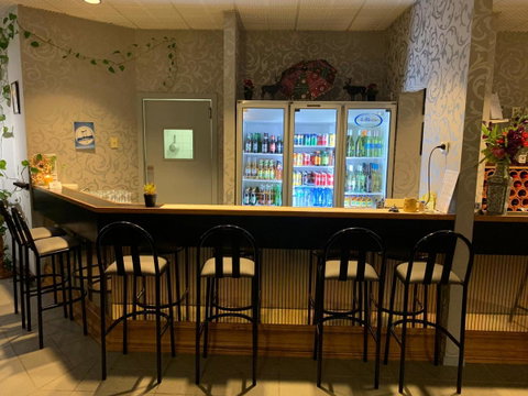 Mountain Creek Motel Bar & Restaurant - Queensland Tourism 10