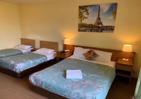 Mountain Creek Motel Bar & Restaurant - Queensland Tourism 36