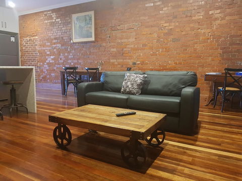 Sublime Spa Apartments - QLD Tourism 10