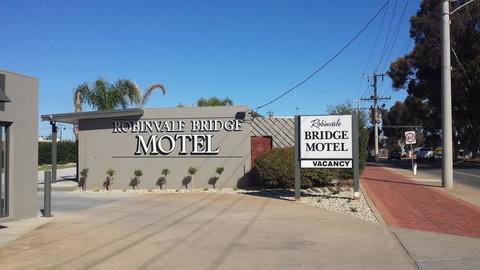 Robinvale Bridge Motel - QLD Tourism 10