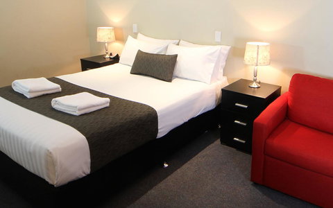 Robinvale Bridge Motel - QLD Tourism 1