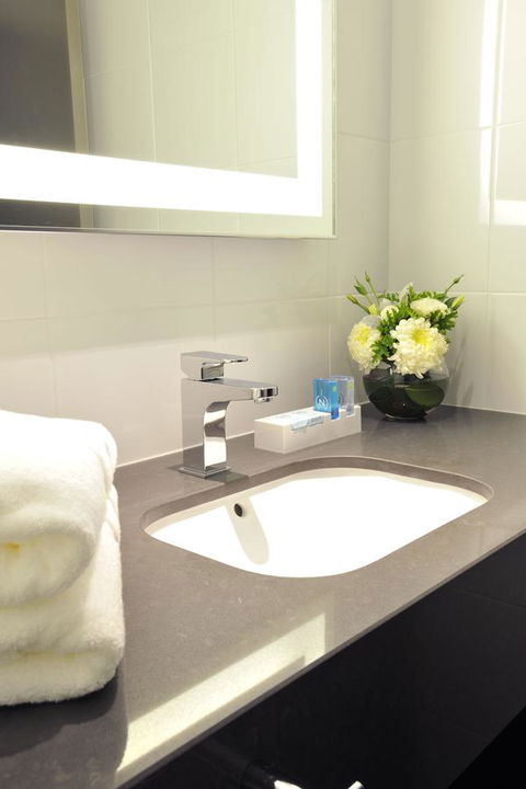 Novotel Melbourne On Collins - QLD Tourism 37