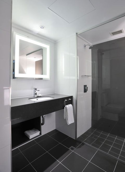 Novotel Melbourne On Collins - QLD Tourism 11