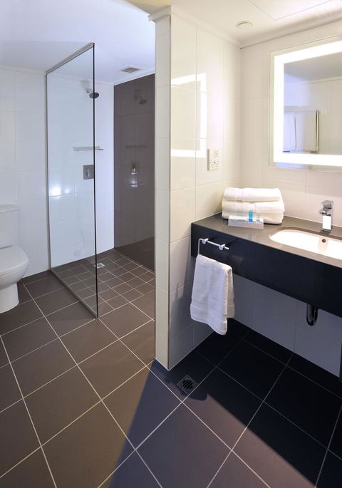 Novotel Melbourne On Collins - QLD Tourism 8