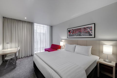 Travelodge Hotel Melbourne Docklands - QLD Tourism 0