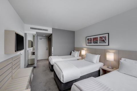 Travelodge Hotel Melbourne Docklands - QLD Tourism 3