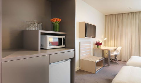 Travelodge Hotel Melbourne Docklands - QLD Tourism 13