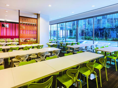 Travelodge Hotel Melbourne Docklands - QLD Tourism 21
