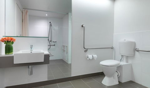 Travelodge Hotel Melbourne Docklands - QLD Tourism 19